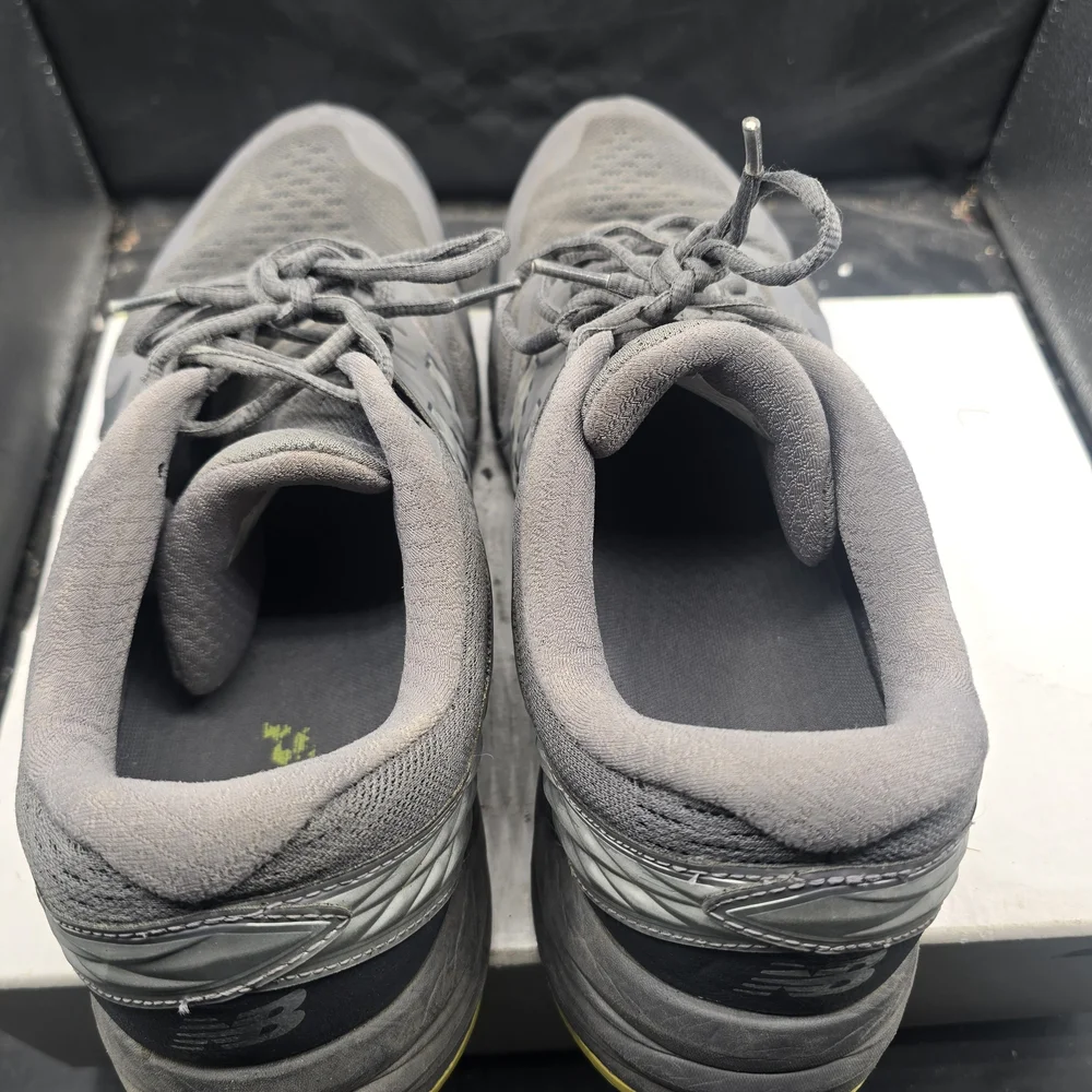 New Balance Gray Mesh‎ and Synthetic Athletic Sneakers